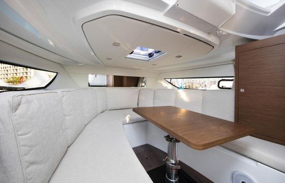 Motorboat JEANNEAU CAP CAMARAT 10.5 WA 600hp