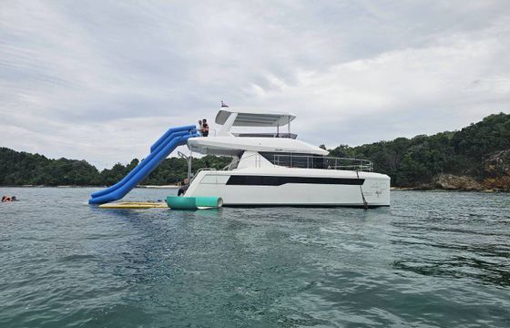 Catamaran Leopard - Robertson &amp; Caine Leopard 40 PC 12.19m