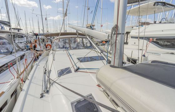 Sailboat Jeanneau Sun Odyssey 490 14.42m