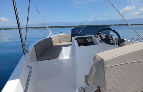 Motorboat SILVER YACHT 555 60hp