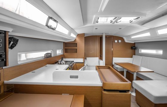Sailboat Jeanneau Sun Odyssey 410 12m