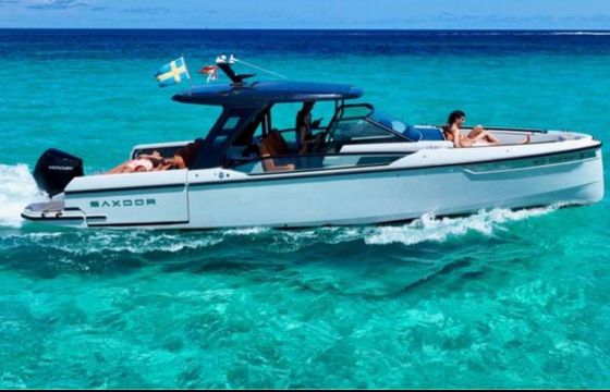 Motorboat saxdor 320 GTO 300hp