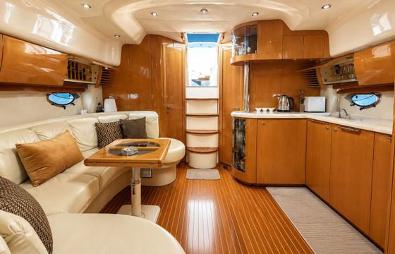 Motorboat Fairline Targa 48 960hp