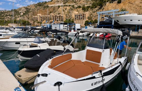 Motorboat Nireus boats Nireus 620 cl 200hp