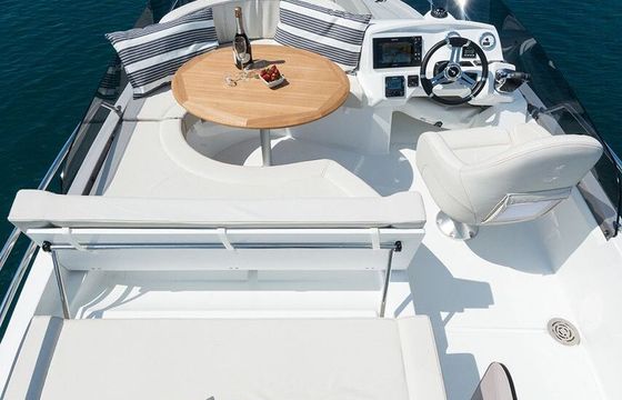 Motorboat Beneteau Antares 36 600hp