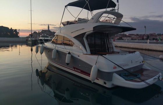 Motorboat Beneteau Antares 36 600hp