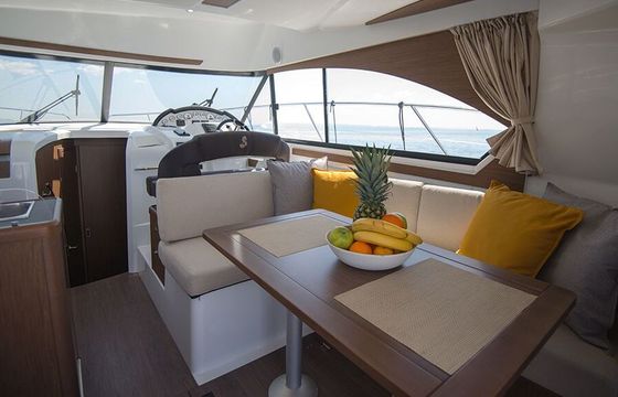 Motorboat Beneteau Antares 36 600hp