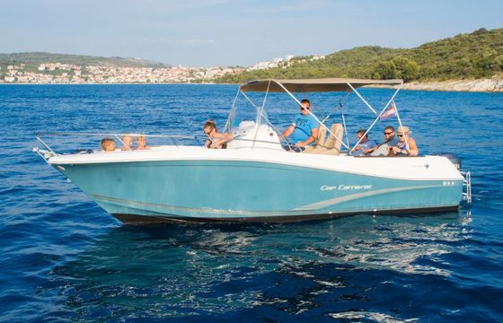 Motorboat JEANNEAU Cap Camarat 7.5 225hp
