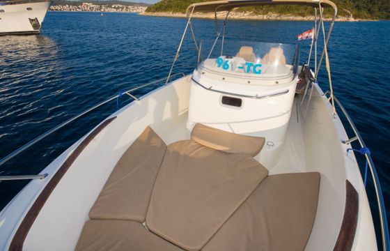 Motorboat JEANNEAU Cap Camarat 7.5 225hp