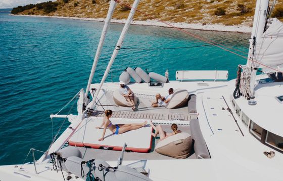 Catamaran Lagoon 570 17.4m