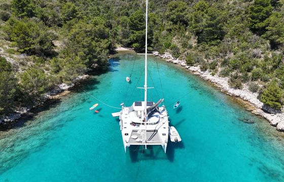 Catamaran Lagoon 570 17.4m
