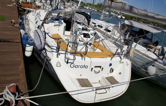 Sailboat Beneteau Oceanis 440 13.66m