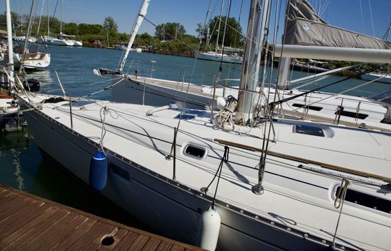 Sailboat Beneteau Oceanis 440 13.66m