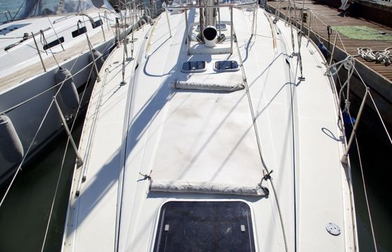 Sailboat Beneteau Oceanis 440 13.66m