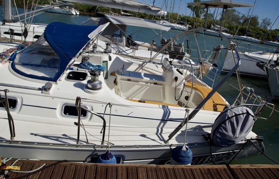 Sailboat Beneteau Oceanis 440 13.66m