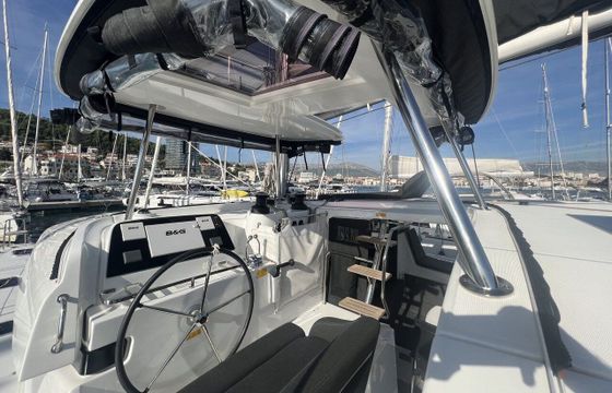 Catamaran Lagoon-Bénéteau Lagoon 42 - 4 + 2 cab. 12m