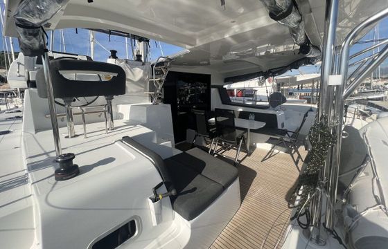 Catamaran Lagoon-Bénéteau Lagoon 42 - 4 + 2 cab. 12m