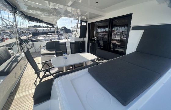 Catamaran Lagoon-Bénéteau Lagoon 42 - 4 + 2 cab. 12m