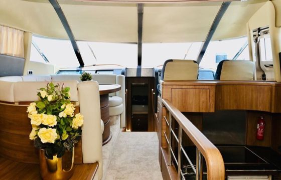 Motor yacht Fairline 65 1150hp