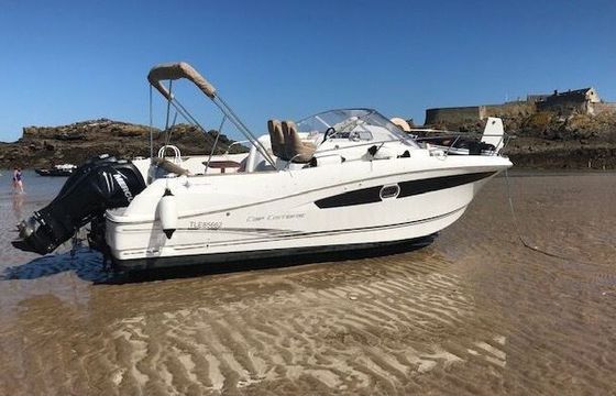 Motorboat Jeanneau Cap Camarat 8.5 Wa