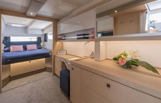 Catamaran FOUNTAINE PAJOT SAONA 47 13.94m