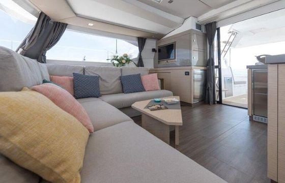 Catamaran FOUNTAINE PAJOT SAONA 47 13.94m