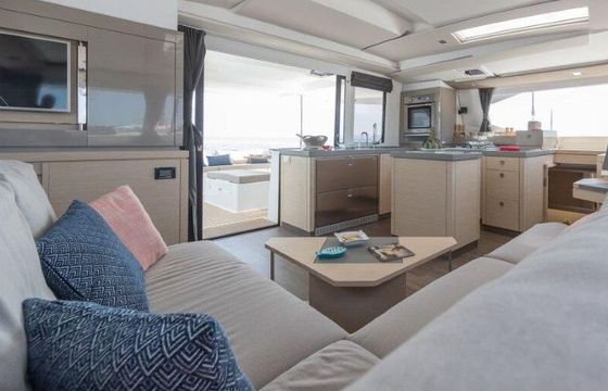 Catamaran FOUNTAINE PAJOT SAONA 47 13.94m