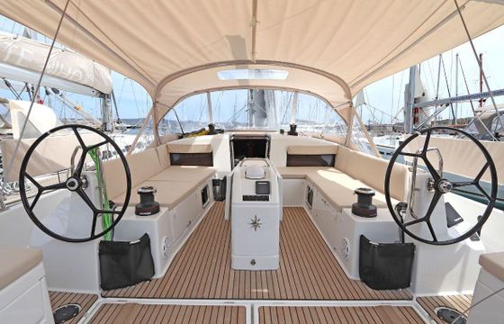 Sailboat Jeanneau Sun Odyssey 490 14m