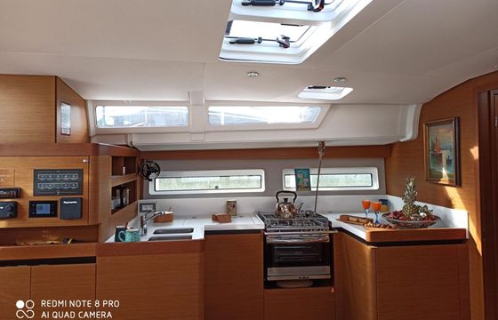 Sailboat Jeanneau Sun Odyssey 490 14m