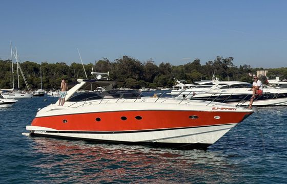 Motorboat Sunseeker 56 predator 800hp