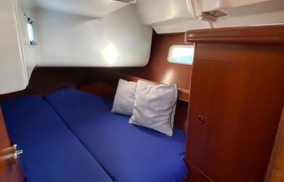 Sailboat Beneteau Oceanis 361 Clipper 10.8m