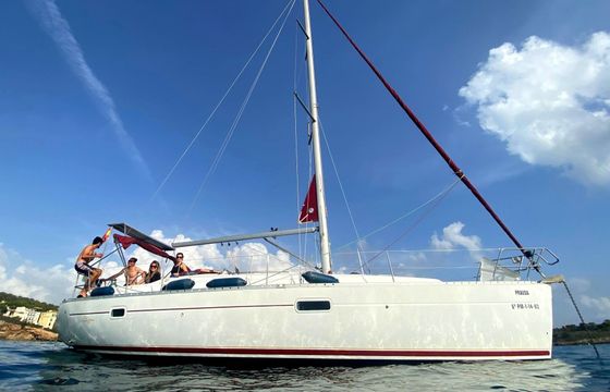 Sailboat Beneteau Oceanis 361 Clipper 10.8m