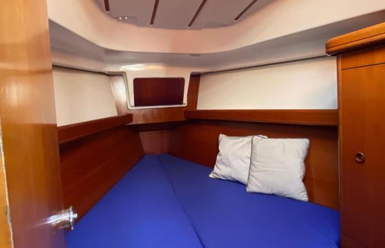 Sailboat Beneteau Oceanis 361 Clipper 10.8m