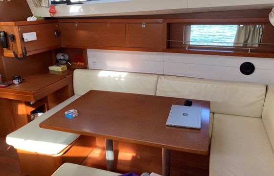 Sailboat Beneteau Oceanis 48 14m