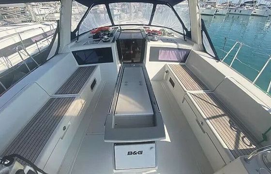 Sailboat Beneteau Oceanis 48 14m