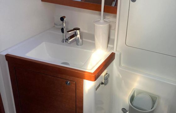 Sailboat Beneteau Oceanis 48 14m