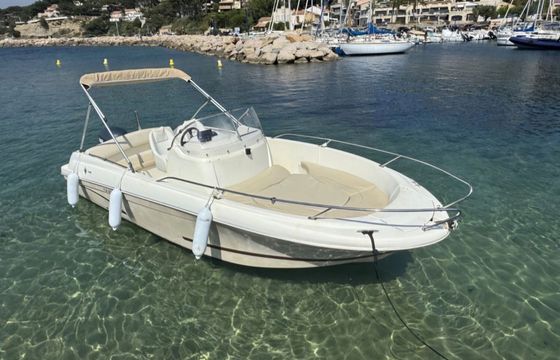 Motorboat Jeanneau Cap Camarat 5.5 Cc 100hp