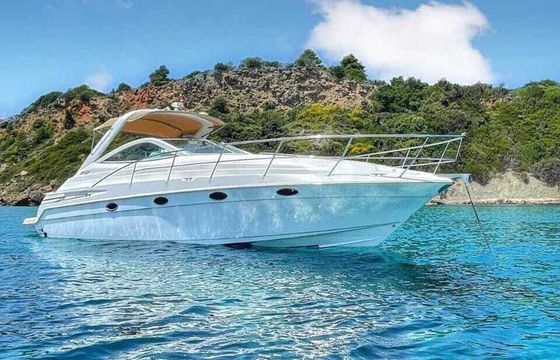 Motorboat Doral 360se 520hp