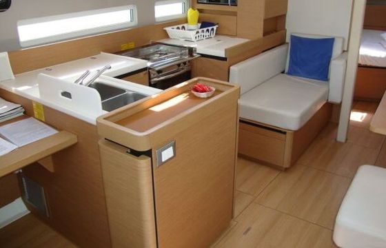 Sailboat Jeanneau Sun Odyssey 410 12.35m