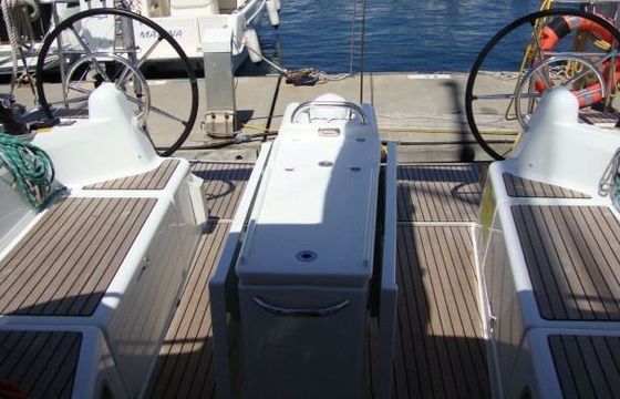 Sailboat Jeanneau Sun Odyssey 410 12.35m