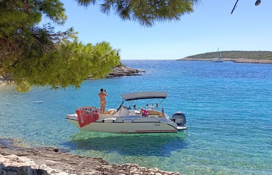 Motorboat Gaia 22 Sundeck 175hp