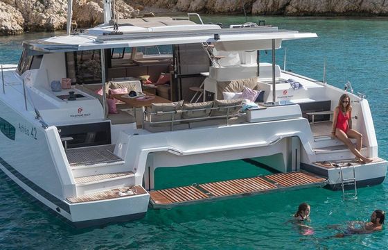 Catamaran Fountaine Pajot Astréa 42 12.58m