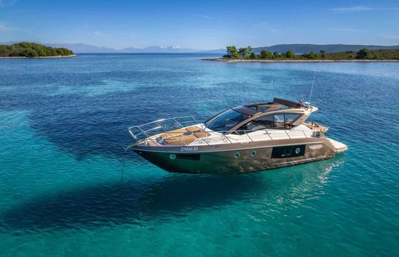 Motorboat Cranchi M 44HT 660hp