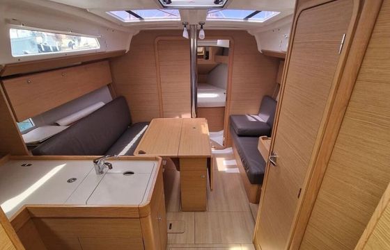 Sailboat Dufour 360 10m