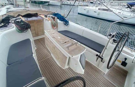 Sailboat Beneteau Oceanis 43 2011 15m