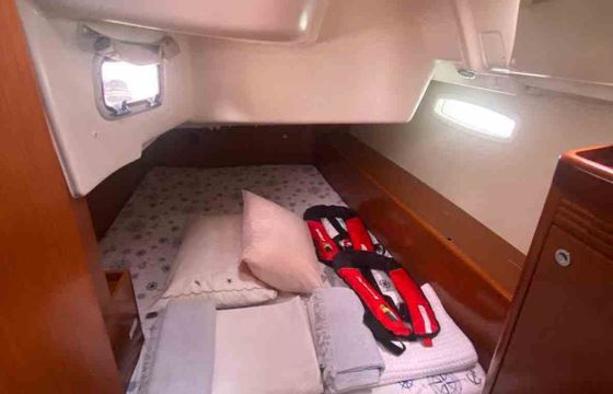 Sailboat Beneteau Oceanis 43 2011 15m
