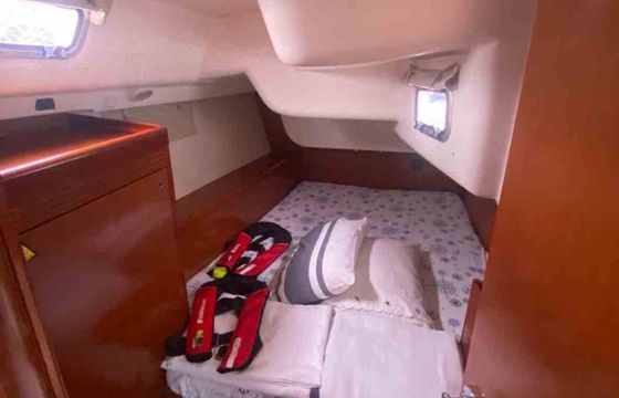 Sailboat Beneteau Oceanis 43 2011 15m