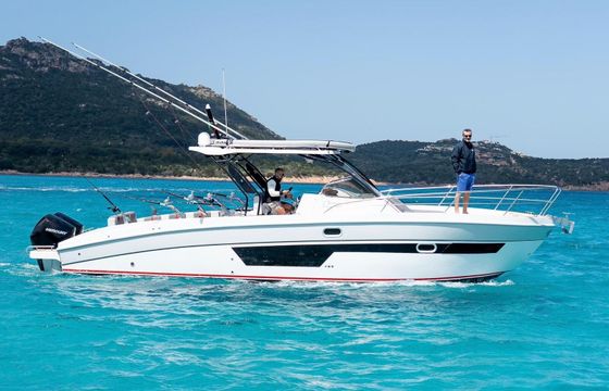 Motorboat Saver 330 Sport 600hp