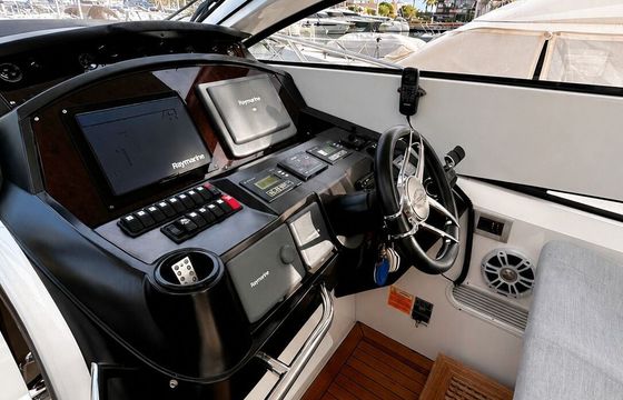 Motor yacht Sunseeker Portofino 53 1600hp