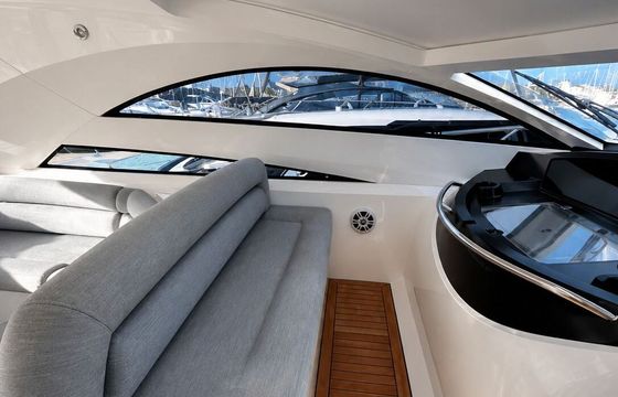 Motor yacht Sunseeker Portofino 53 1600hp
